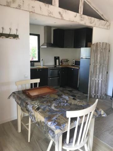 La Brindille Petit Mas Provencal Meuble De Tourisme 3 Etoiles 2-3 Personnes 1 Piece 30 M2 Tout Confort Lisiere Foret Jardin Jacuzzi Piscine Saint-Paul-en-Forêt Dış mekan fotoğraf